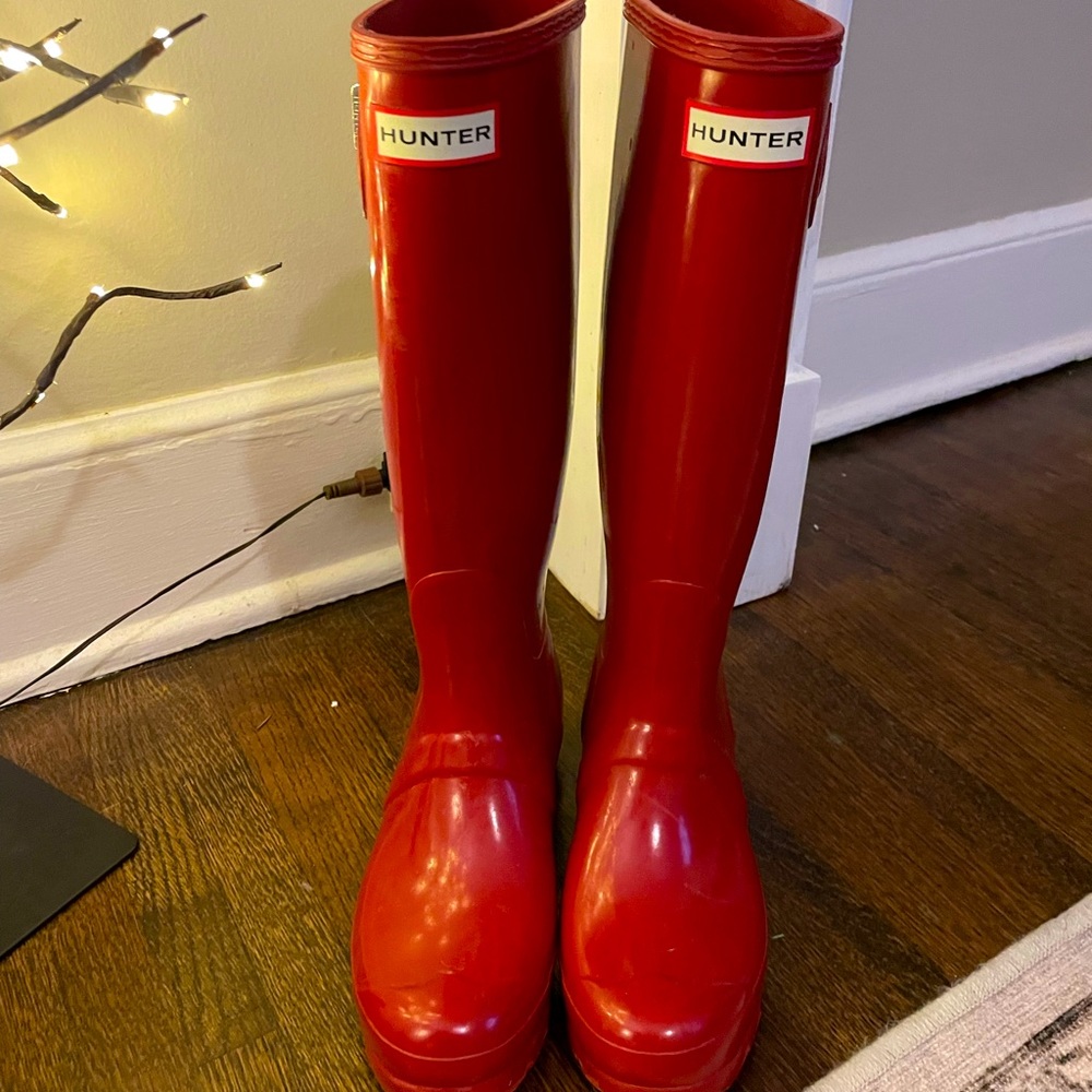 Hunters rain boots